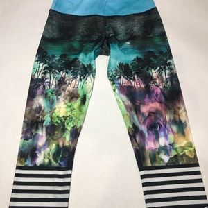 Onzie Capri Cropped Yoga Leggings